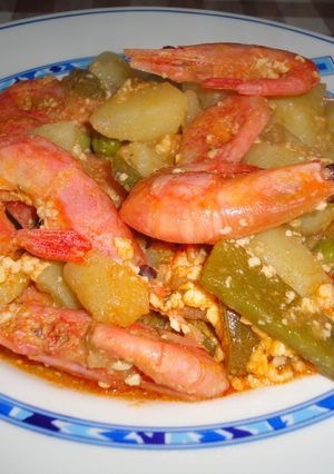 Una foto de Guiso de gambas con patatas