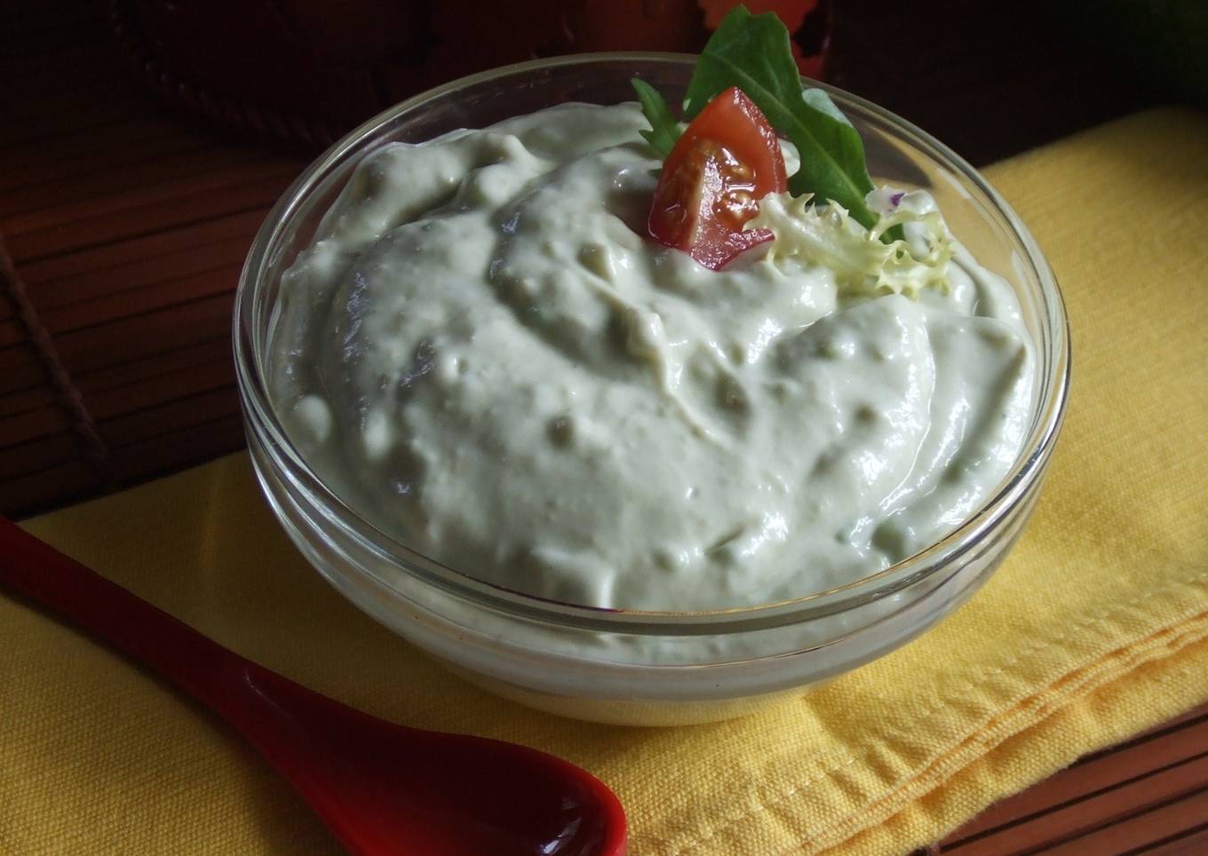 Mayonesa de aguacate con yogur<br />