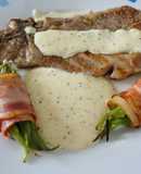 Chuleta de cerdo con salsa de camembert a la mostaza antigua