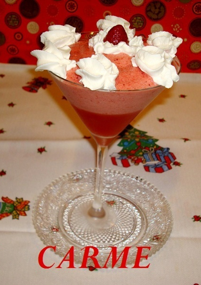 Una foto de Mousse de fresas en almibar