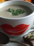 Sopa de nabos y manzanas con queso Stilton
