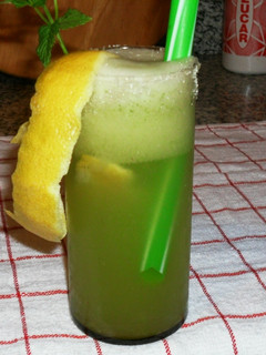 Una foto de Limonada de jengibre y menta