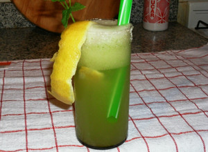Una foto de Limonada de jengibre y menta