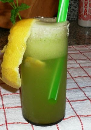 Una foto de Limonada de jengibre y menta