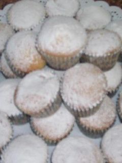 Una foto de Magdalenas rellenas con dulce de leche