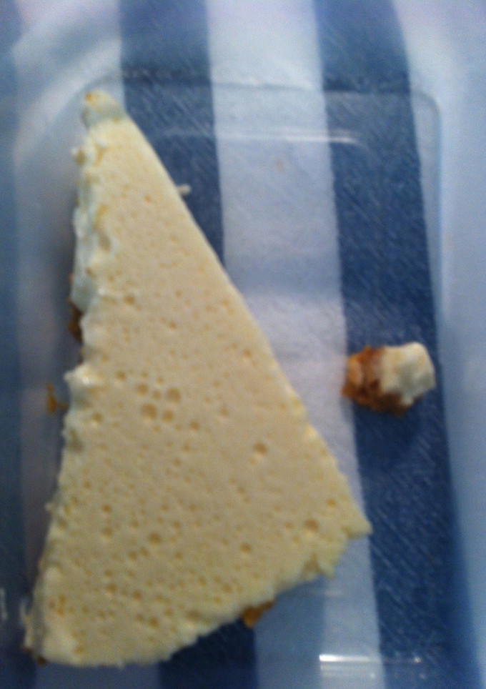 Una foto de Tarta de queso Philadelphia con mermelada de fresa