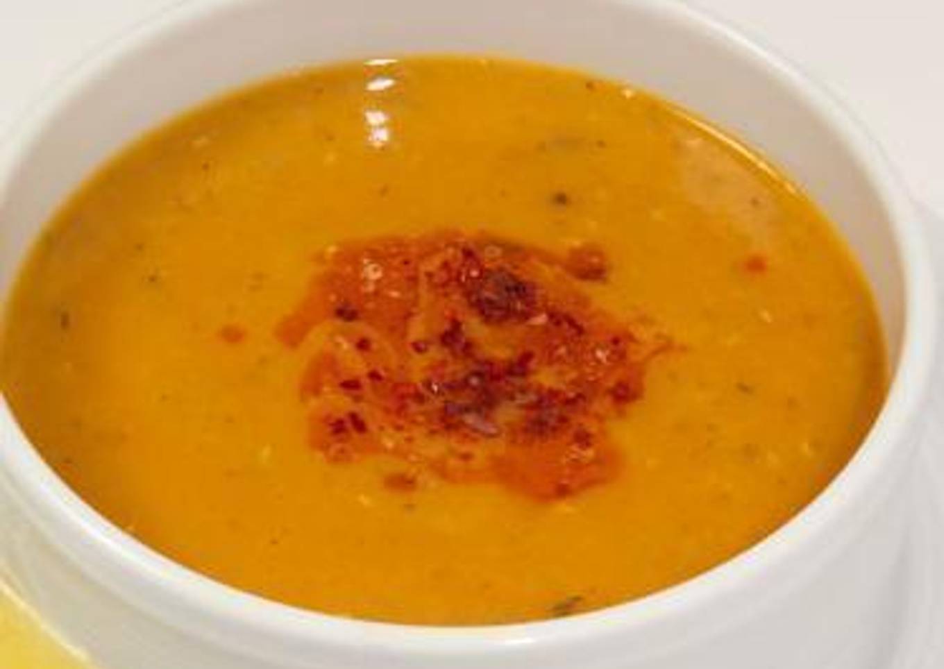 Sopa de lentejas roja