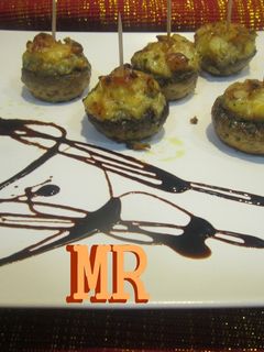 Una foto de Champiñones rellenos de tortilla
