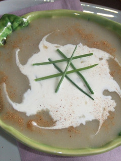 Una foto de Sopa almendrada de coliflor