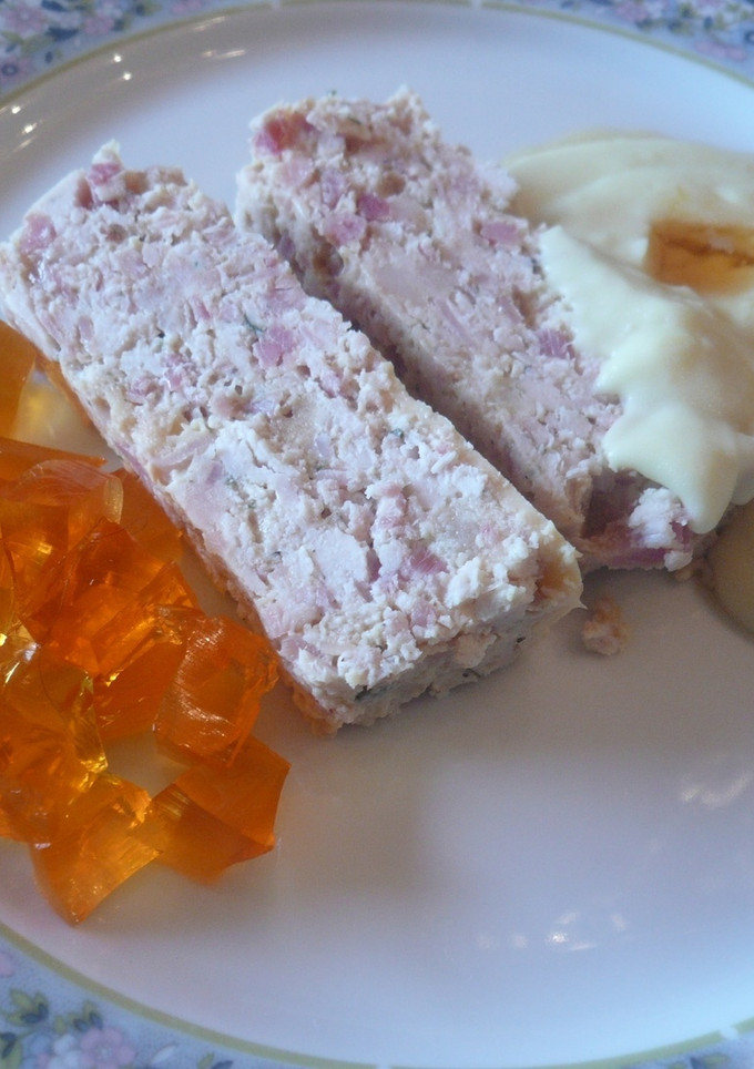 Una foto de Fiambre de jamón y pollo con gelatina