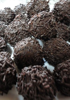 Una foto de Trufas de Oreo, Philadelphia y chocolate