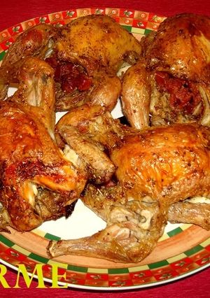 Una foto de Picantones rellenos de jamón y dátiles