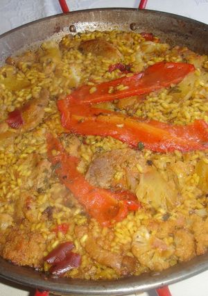 Una foto de Paella de coliflor y magro de Jijona