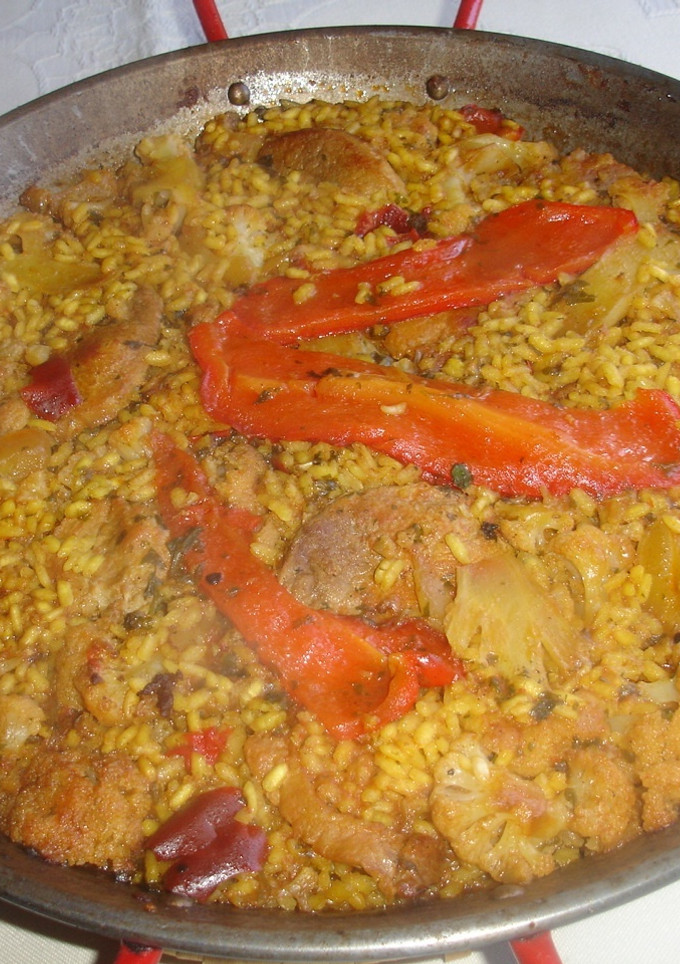 Una foto de Paella de coliflor y magro de Jijona