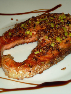 Una foto de Salmón al Sésamo