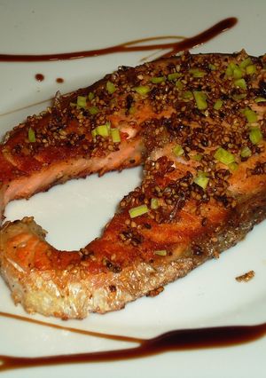 Una foto de Salmón al Sésamo
