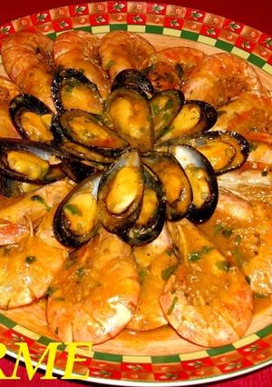 Una foto de Gambas y mejillones a la marinera