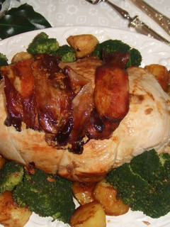 Una foto de Pechuga de pavo rellena para navidad