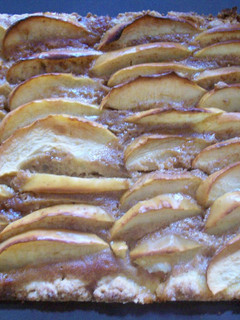 Foto principal de Tarta de manzana y almendra suave
