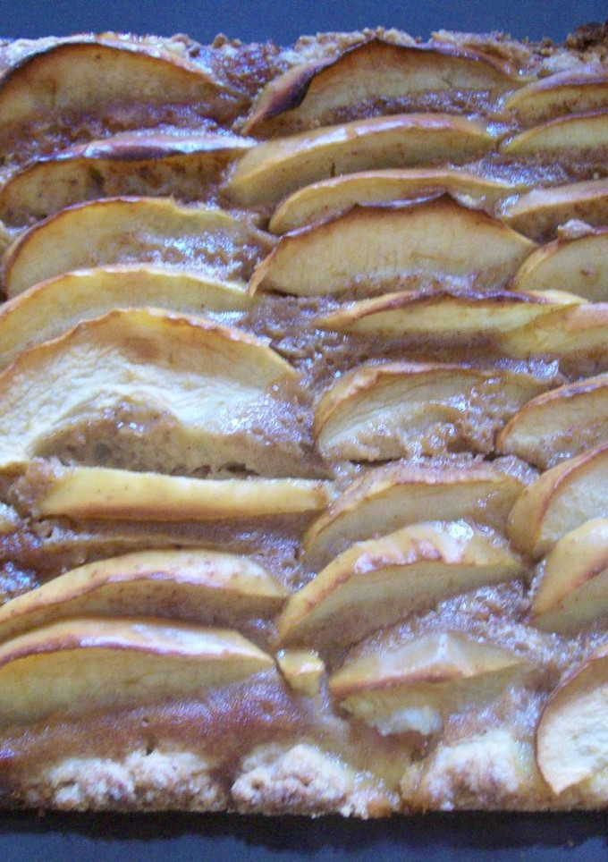 Una foto de Tarta de manzana y almendra suave