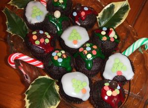 Una foto de Mini magdalenas de chocolate glaseadas para navidad