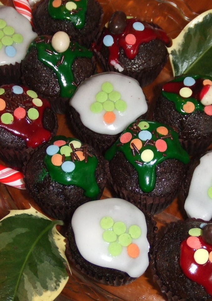 Una foto de Mini magdalenas de chocolate glaseadas para navidad