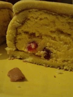 Una foto de Budín helado con tropiezos de cerezas confitadas Alejandra
