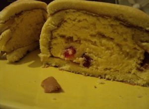 Una foto de Budín helado con tropiezos de cerezas confitadas Alejandra
