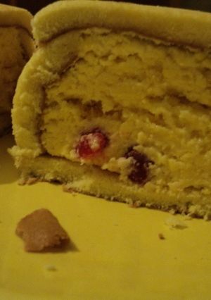 Una foto de Budín helado con tropiezos de cerezas confitadas Alejandra