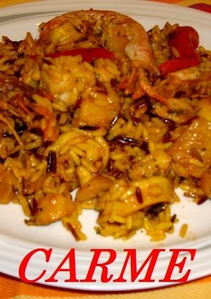 Una foto de Arroz con marisco y bacalao