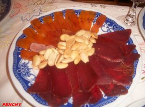 Una foto de Hueva y mojama con almendras