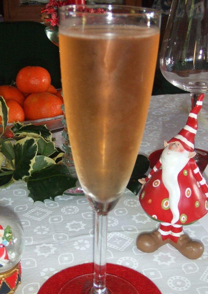 Una foto de Kir royal navideño
