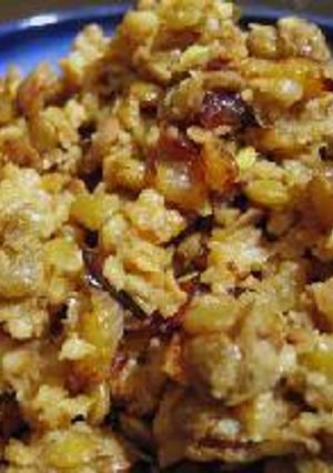 Una foto de Mujaddara, receta de arroz y lentejas