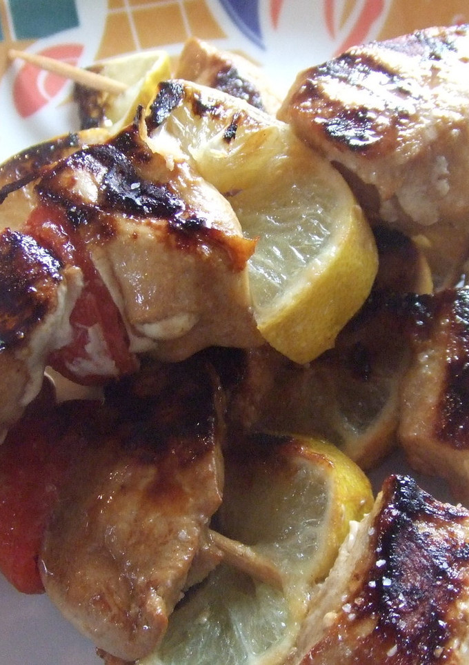 Una foto de Brochetas de pollo al aroma de limón