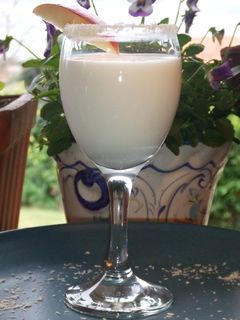 Una foto de Batido de coco y zumo de manzana