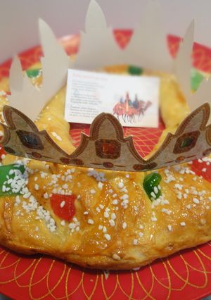 Una foto de Roscón de Reyes sin masa madre