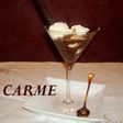 Copa de helado bañado de turrón de trufa caliente