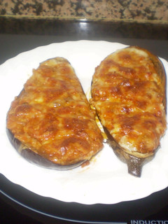 Una foto de Berenjenas rellenas de solomillo y nata gratinado