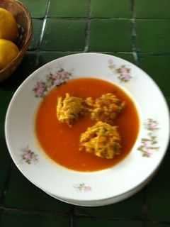 Una foto de Sopa de tortas de lechuga