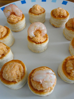 Una foto de Volovanes rellenos de paté de gambas al ajillo