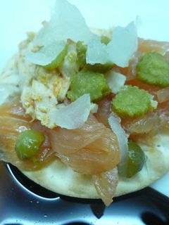 Una foto de Pinchito de atún y salmón