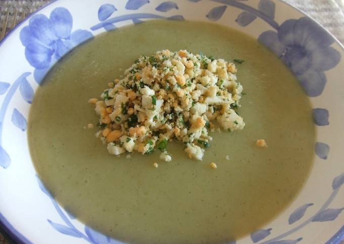 Sopa de coliflor con picadillo de la abuela Receta de Cuqui Bastida- Cookpad