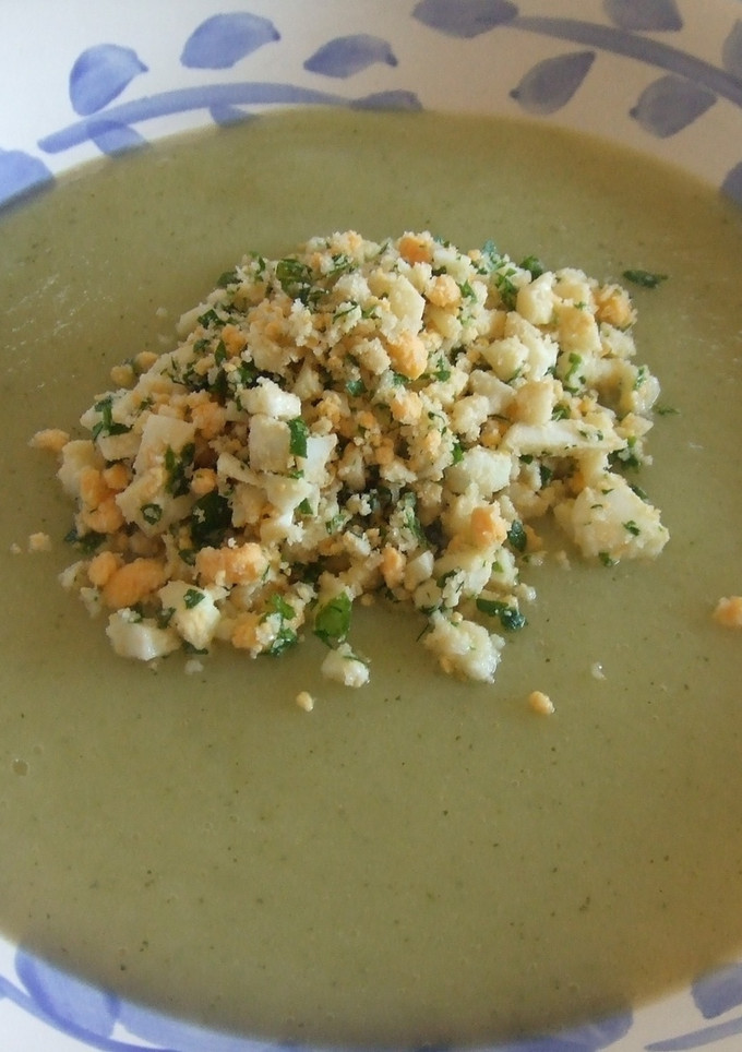 Una foto de Sopa de coliflor con picadillo de la abuela