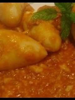 Una foto de Chipirones rellenos de jamón y gambas