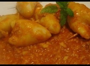 Una foto de Chipirones rellenos de jamón y gambas