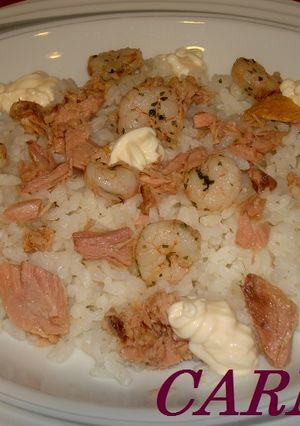 Una foto de Arroz atún y gambas