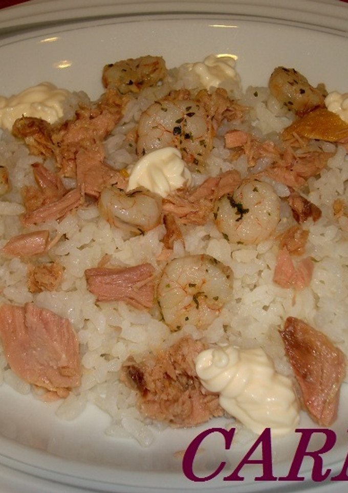 Una foto de Arroz atún y gambas
