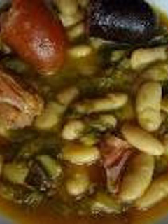 Una foto de Pote asturiano de berzas