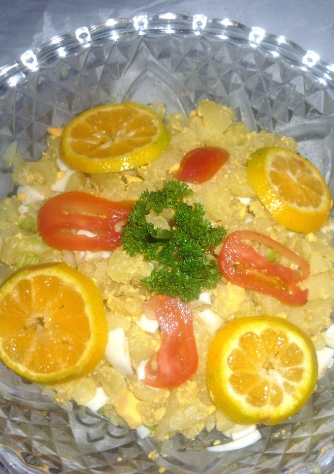 Una foto de Ensalada blanca con pechugas de pollo