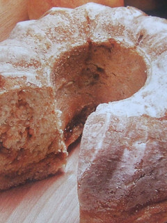 Una foto de Pastel Gugelhupf Alemán de manzana azucarado